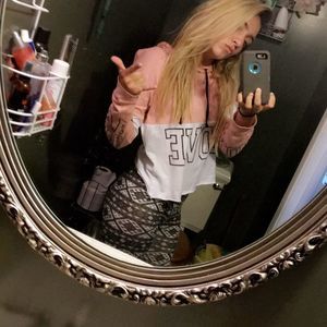 Meet your Posher, Alysha